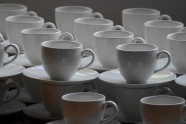 排列整齐的咖啡杯图片