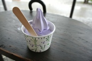 香草味冰淇淋图片