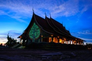 泰国佛教寺庙夜晚特写