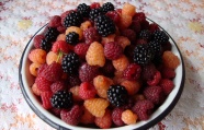 一碗红树莓图片