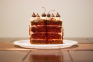 巧克力味蛋糕块甜点图片
