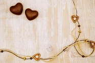 情人节巧克力木纹背景图片