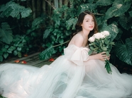 亚洲清纯美女婚纱照图片