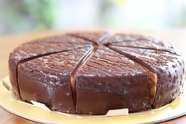 比利时巧克力蛋糕摄影图片