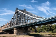 钢结构大桥建筑摄影图片
