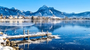 冬季巴伐利亚山水湖泊风景图片