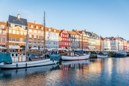 丹麦哥本哈根市河道建筑摄影图片