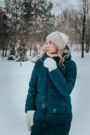 欧美冬季白人美女写真图片