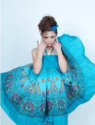 高清长裙美女图片下载