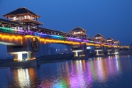 廊桥水乡灯光夜景图片
