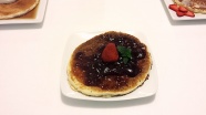 草莓煎饼蛋糕图片