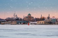 芬兰下雪的城市图片