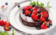 巧克力水果生日蛋糕图片