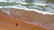 海滩波浪鸟瞰图片