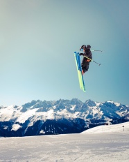 滑雪空中动作图片