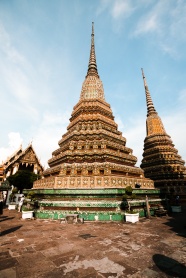 泰国卧佛寺外围建筑图片