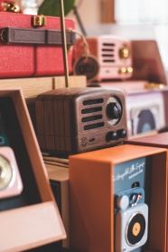 木制复古收音机图片