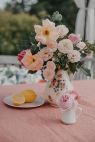 花瓶鲜花插花图片