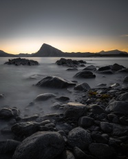 海边礁石风景图片