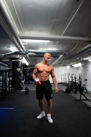 健身房肌肉男人体摄影