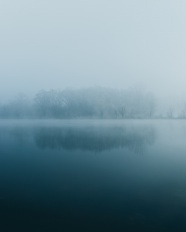 朦胧意境湖泊风景图片