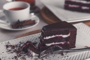 丝绒巧克力夹心蛋糕图片