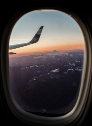 飞机空中窗户照片