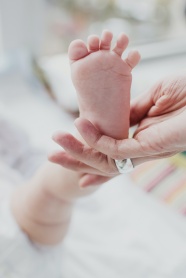 新生婴儿小脚丫图片