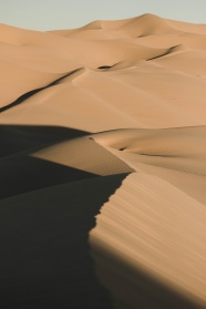连绵不绝的沙漠图片