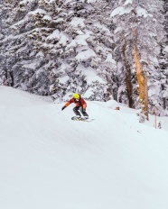 冬季户外滑雪运动图片
