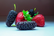 新鲜蓝莓草莓水果图片