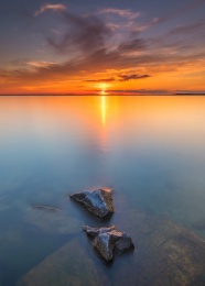 唯美意境湖泊夕阳图片