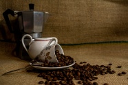 咖啡豆及咖啡杯图片