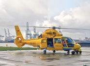 黄色救援直升飞机图片