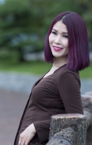 紫红色染发发型图片