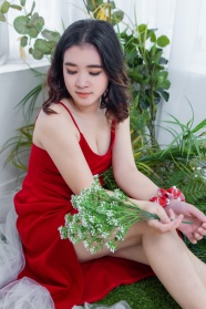 女主播朴妮唛