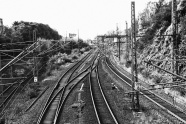火车铁路线黑白图片