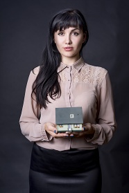 性感蕾丝衬衫美女图片