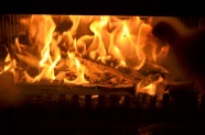 木头炉子燃烧火焰图片