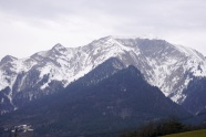 阿尔卑斯山顶雪山景观图片