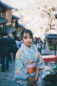 街拍甜美日本和服美女图片
