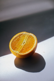 半个橙特写图片