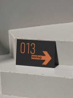 箭头指示牌样机展示PSD素材