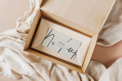 包裹盒卡片样机展示ps素材