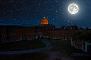 莫德林堡垒夜景图片