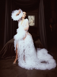 特级西西人体模特婚纱艺术图片