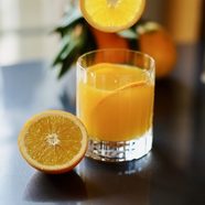 新鲜脐橙果汁图片