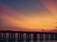 黄昏跨海大桥唯美意境图片