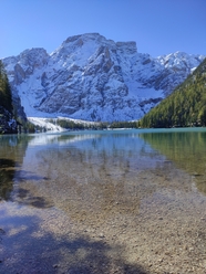 冬季普拉格湖山水风景图片