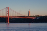 葡萄牙里斯本城市跨海大桥图片